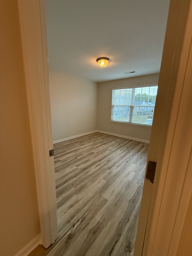 Building Photo - 2709 Manthorp Terrace