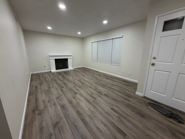 Building Photo - 10242 Kamwood Pl