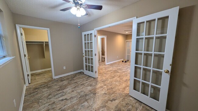 Building Photo - Spacious 4BR Home in Gardendale – Flexible Layout & Massive Backyard!