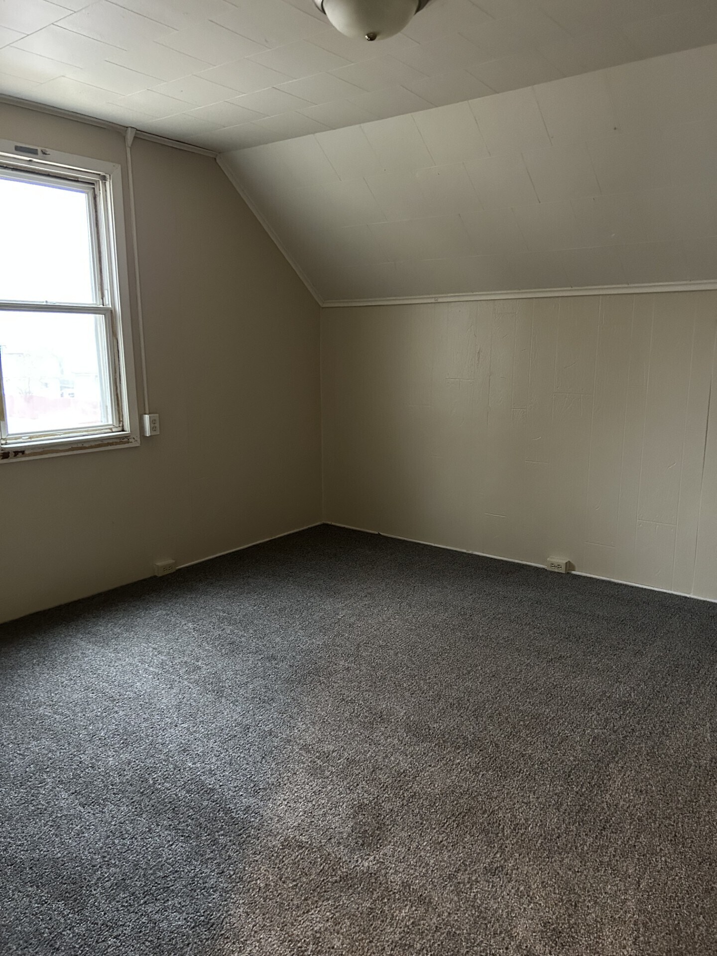 Building Photo - 701 9th Ave N