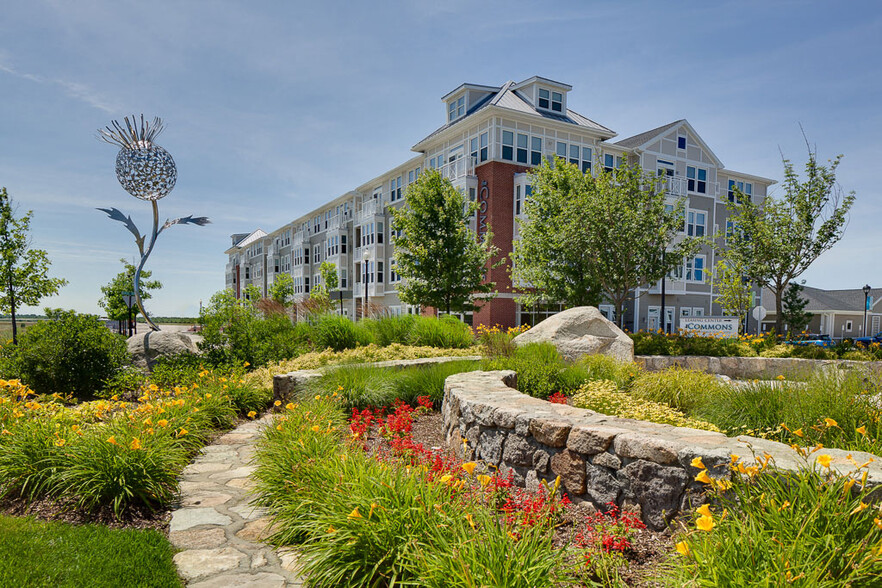 Sunny Day at the Commons Apartments - The Commons at SouthField