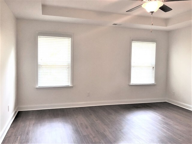 Building Photo - 317 Golf Rd