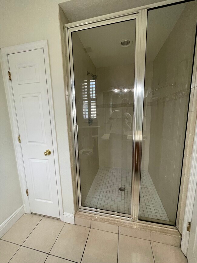 Building Photo - 122 Key Haven Ct