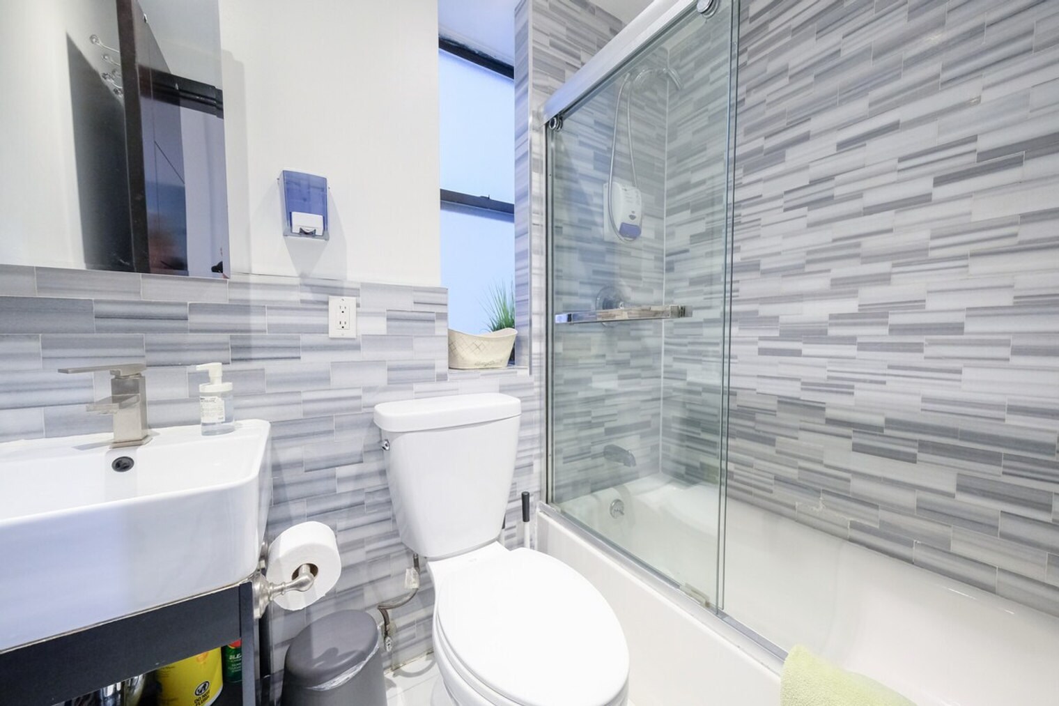 Building Photo - 5 W 101st St