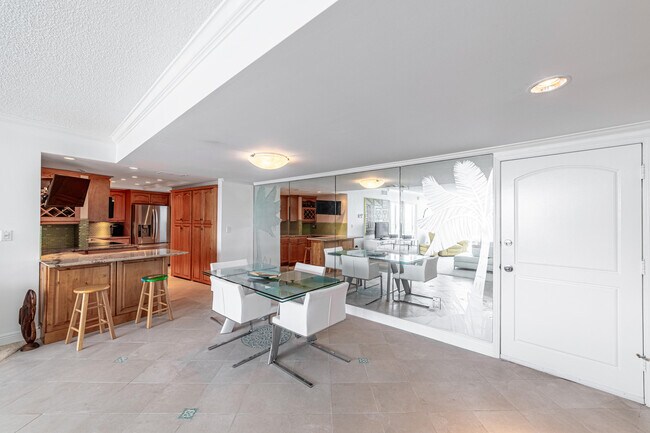 Building Photo - 2780 S Ocean Blvd