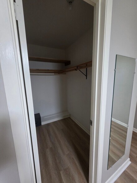 Building Photo - 706 Mark St