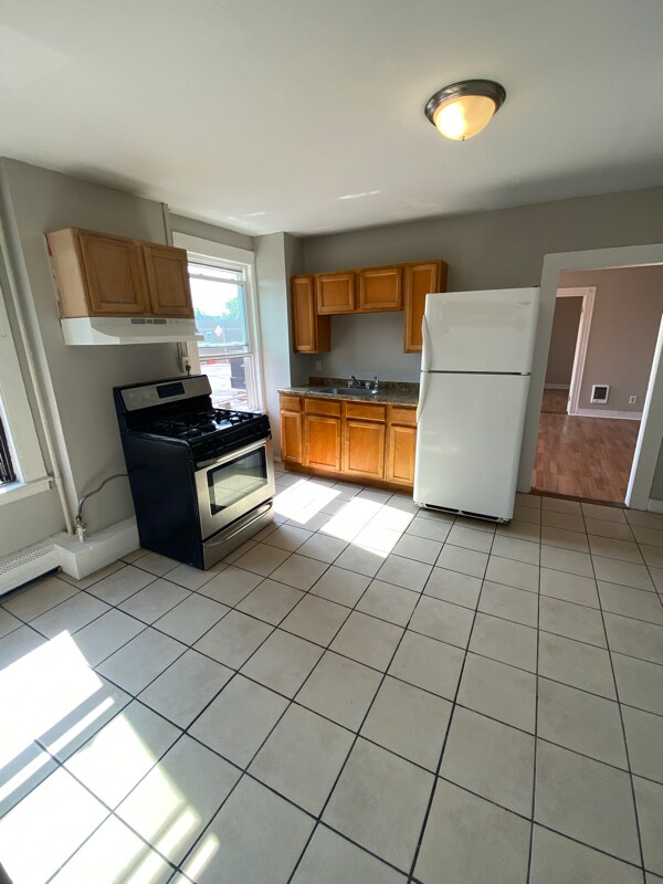 Building Photo - 742-760-760 Park St