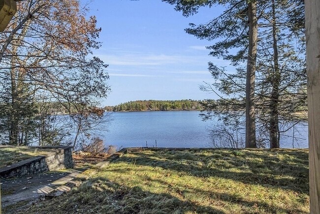 Building Photo - 23 Laurie Ln