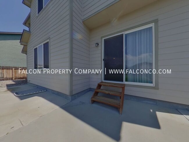 Building Photo - 6224 Saddlebred Way