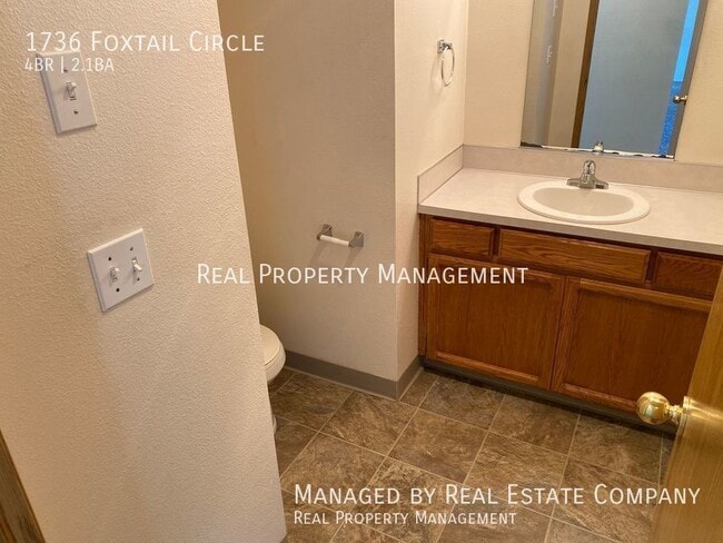 Building Photo - Woodland 4 Bed 2.5 Bath Home with Two Car ...