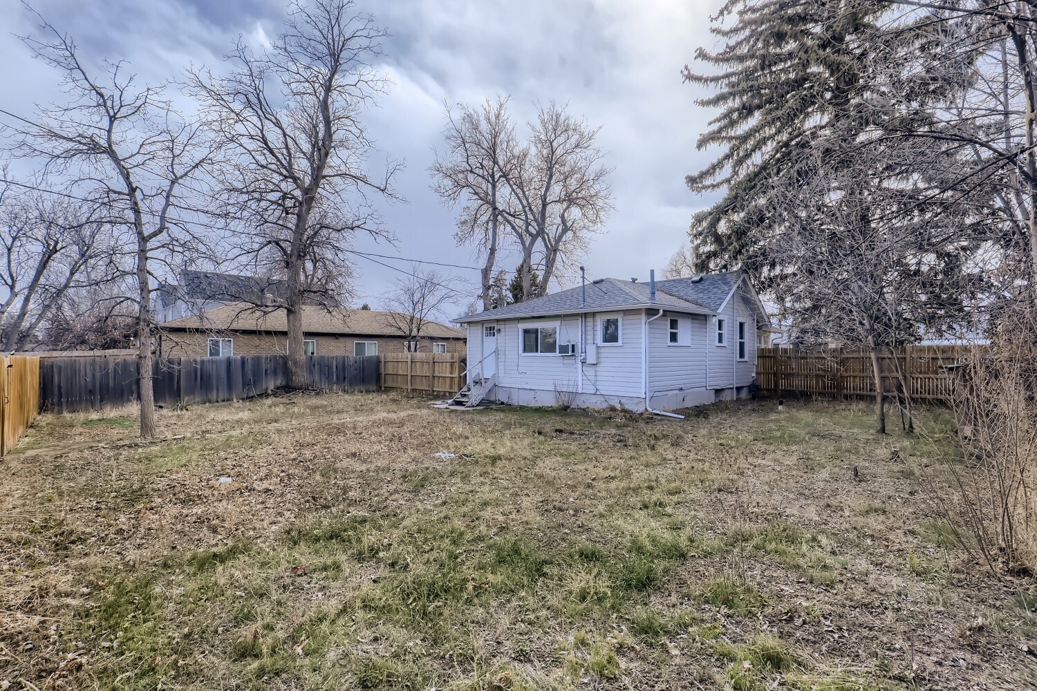 Building Photo - 1446 Valentia St