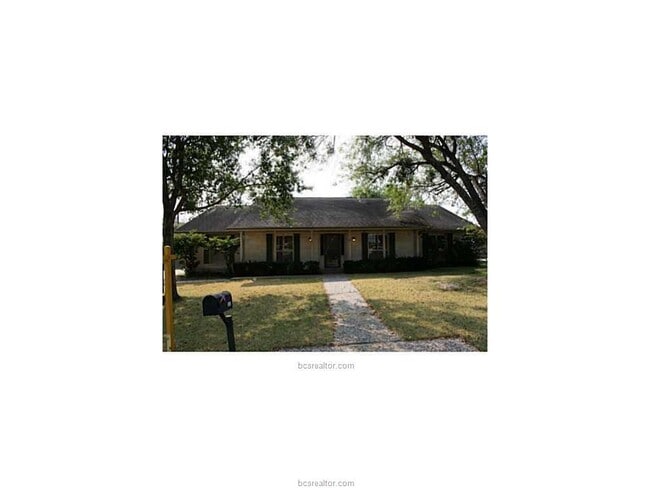 Primary Photo - 2402 Quail Hollow Dr