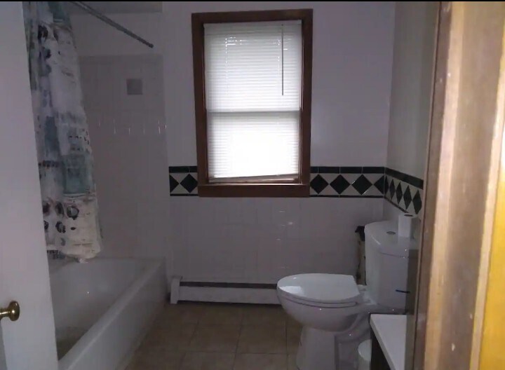 Building Photo - 39 Columbia St