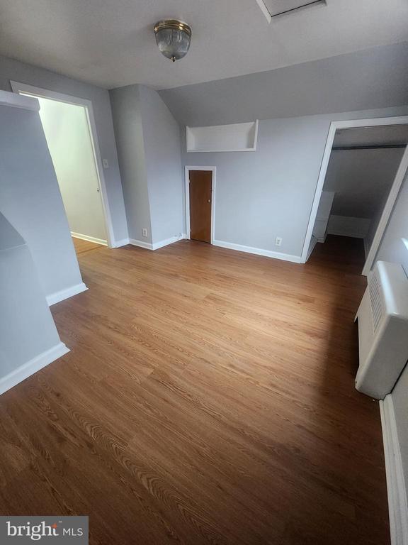 Building Photo - 17 Malan Ave