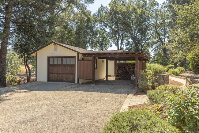 Building Photo - 525 Keyes Ave