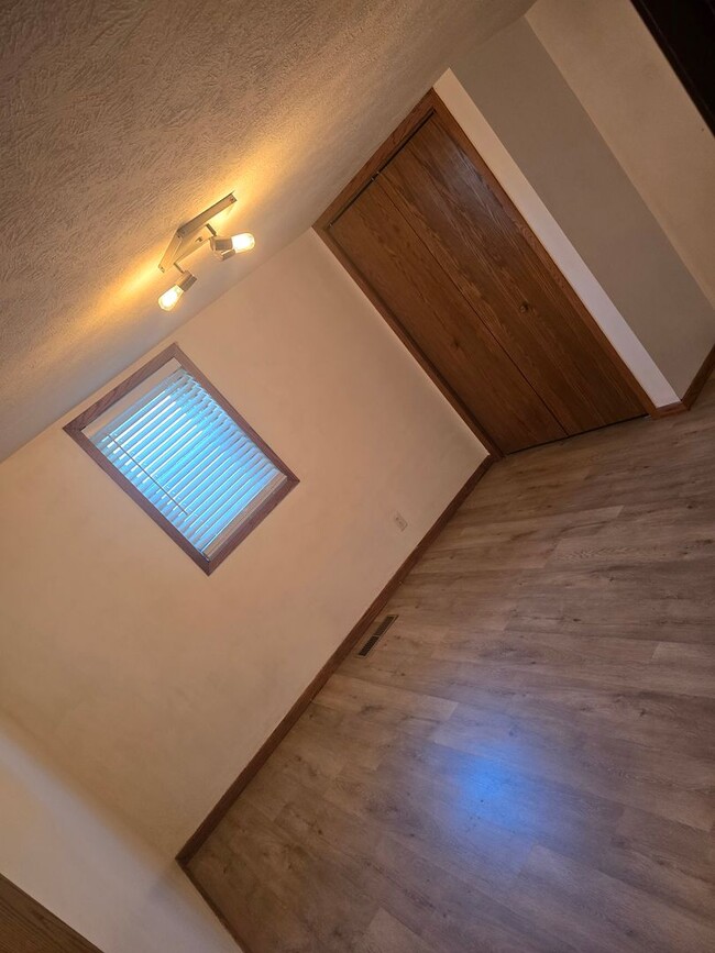 Building Photo - Charming 4-Bedroom Home with Modern Comfor...