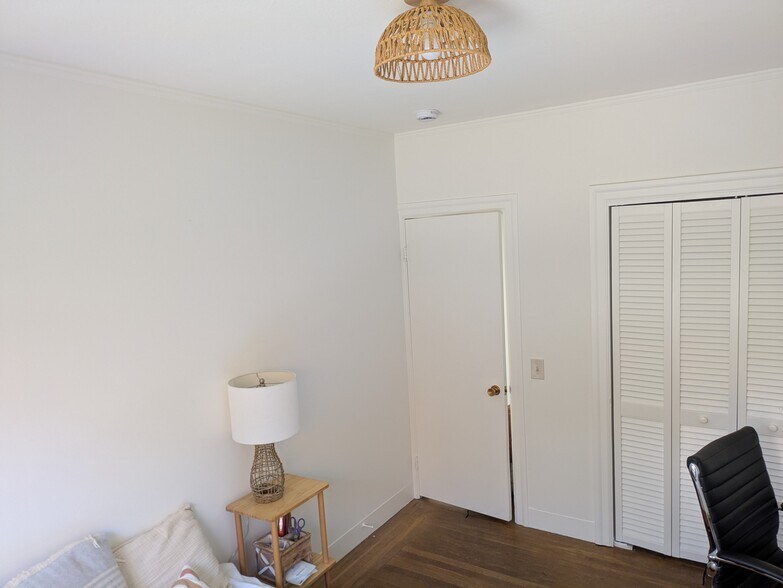 Building Photo - 708 Cornell Ave