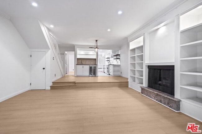 Building Photo - 1850 Midvale Ave