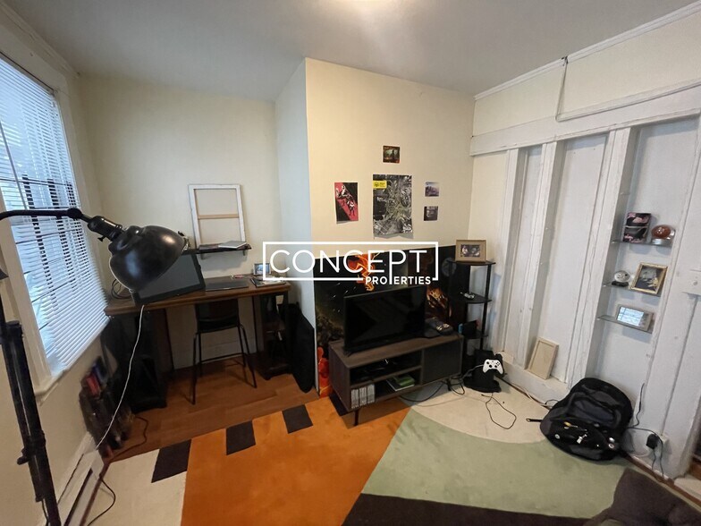 Building Photo - 6 Shepherd Ave