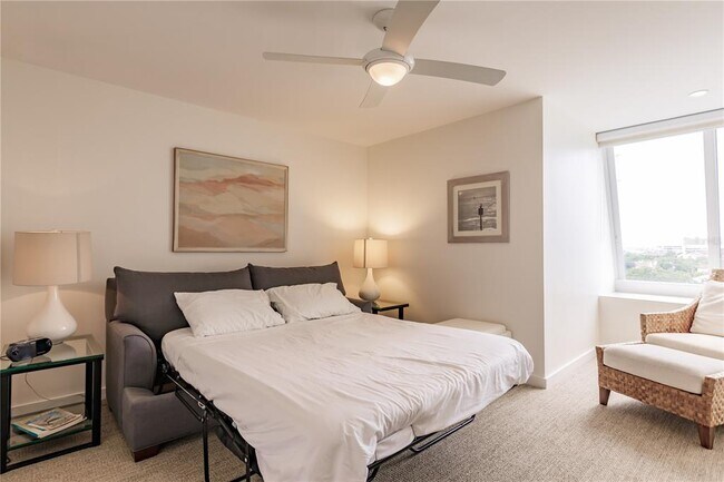 Building Photo - 1200 E Peppertree Ln