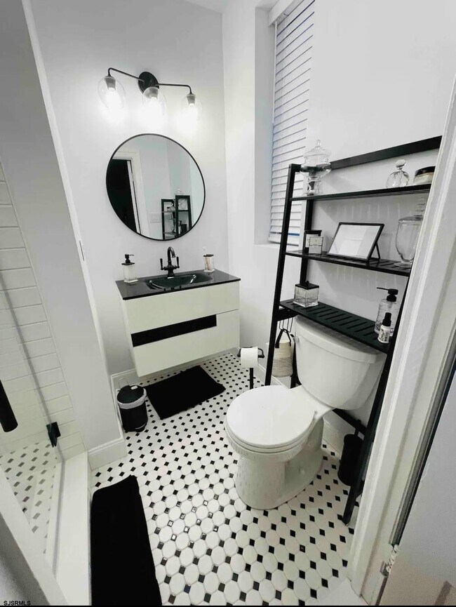 Building Photo - 1 S Bartram Ave