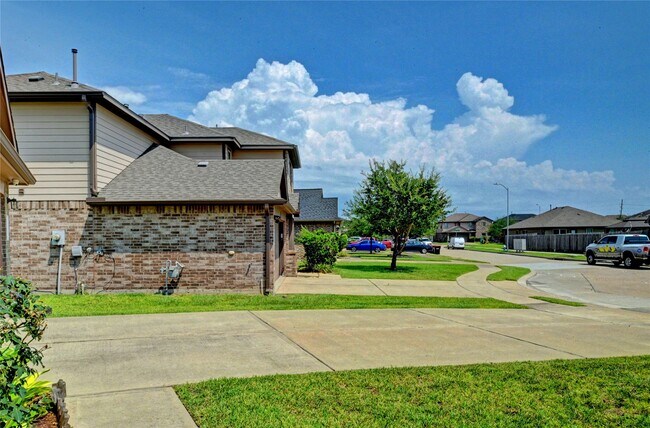 Building Photo - 9230 Mission Arbor Ln
