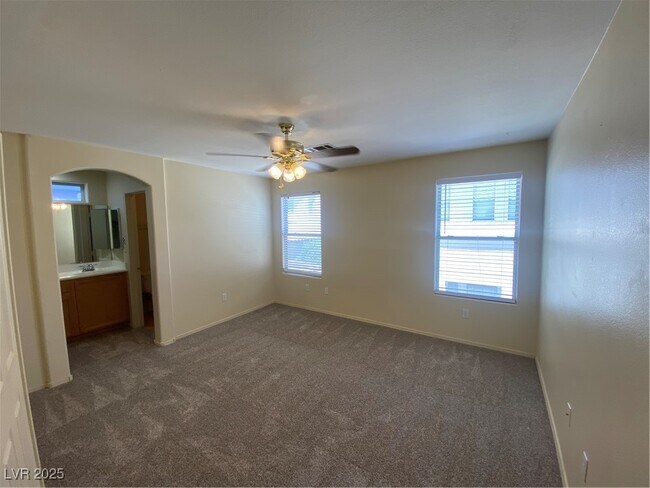 Building Photo - 3945 Bayamon St