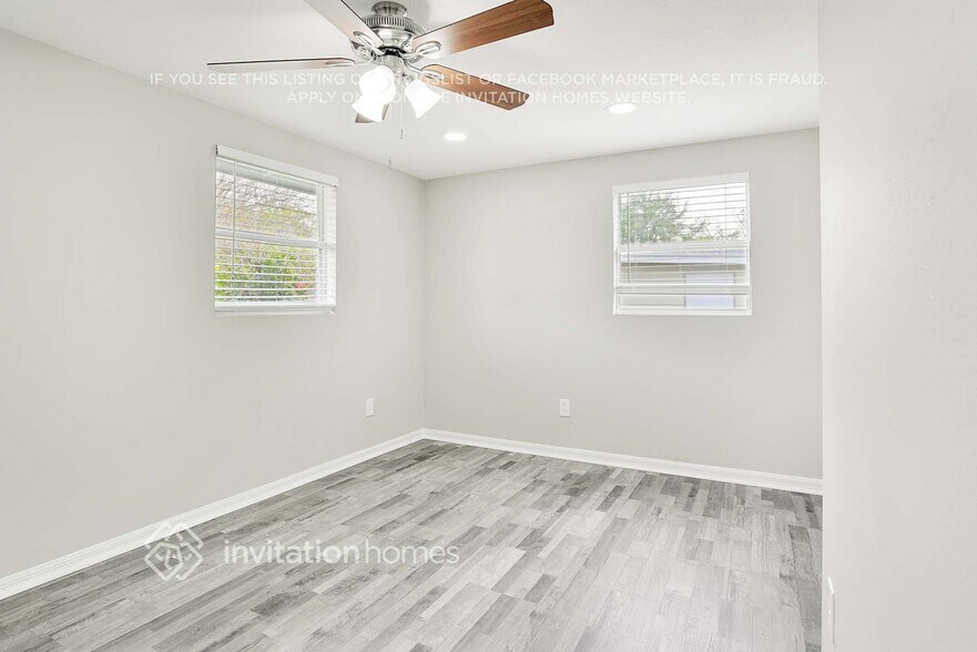 Building Photo - 201 Spring Lake Cir