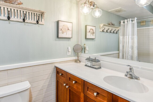 Building Photo - Romantic Getaway 5317