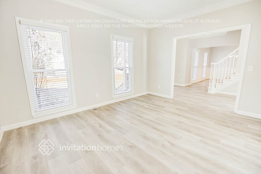 Building Photo - 17 Hollow Springs Ln