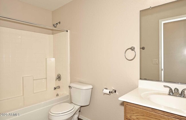 Building Photo - 10532 W Pomo St