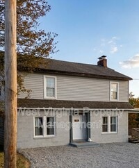 Building Photo - 807 S Oakwood Ave