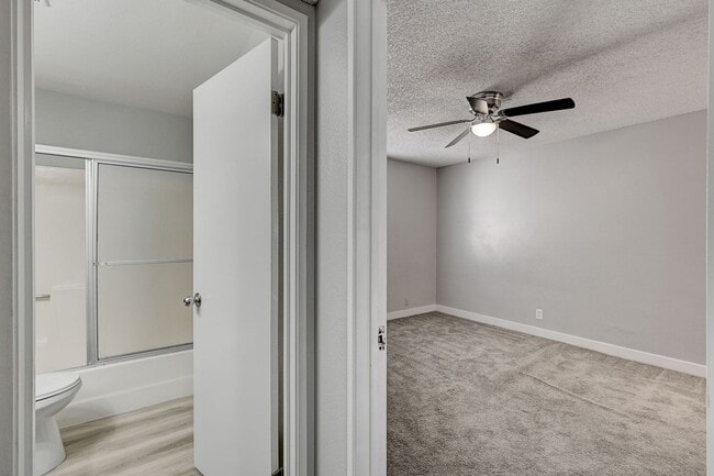 Building Photo - 1305 Kari Lee Ct