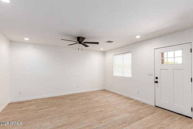 Building Photo - 650 S 97th Pl