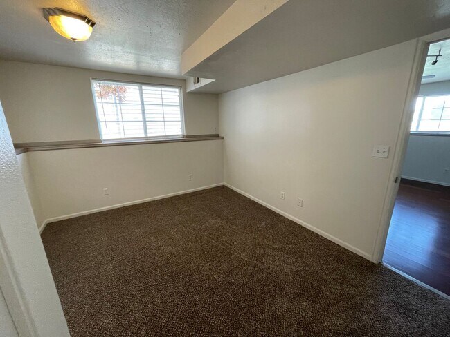 Building Photo - Charming 4-Bedroom, 3-Bathroom Home in West Greeley