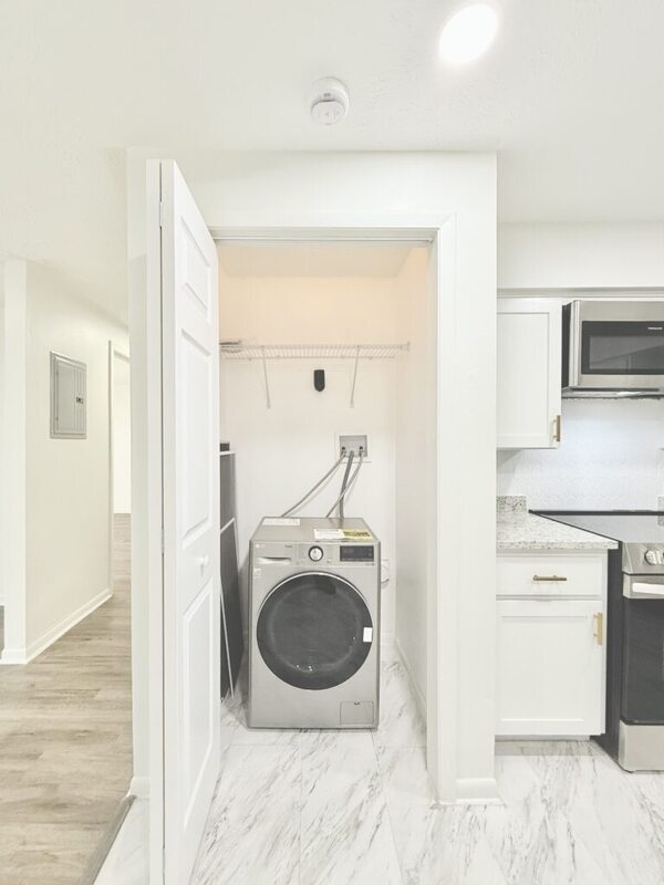 Building Photo - 11705 North Dr