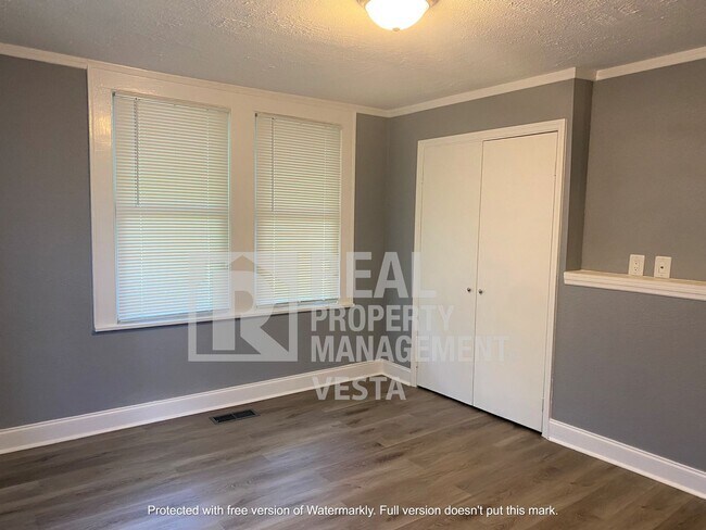Building Photo - 1349 Hillyer Ave