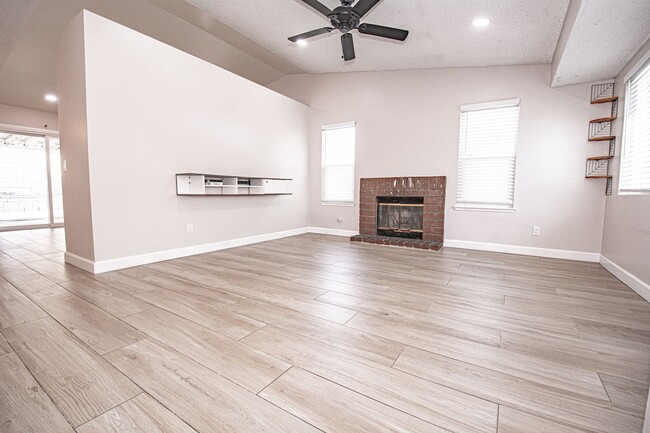 Building Photo - 8644 Frankfort St