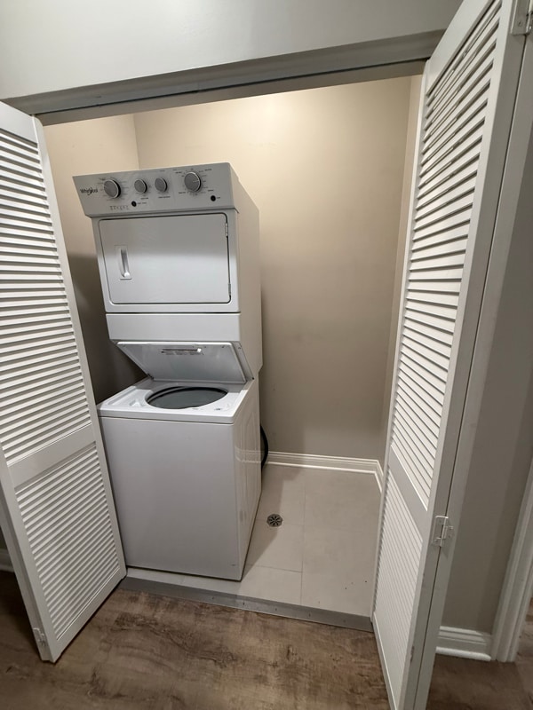 Building Photo - 2009 W 21st Pl