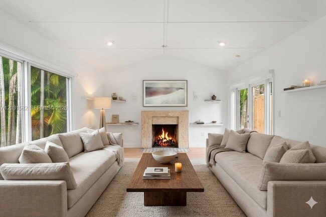 Building Photo - 3945 Loquat Ave