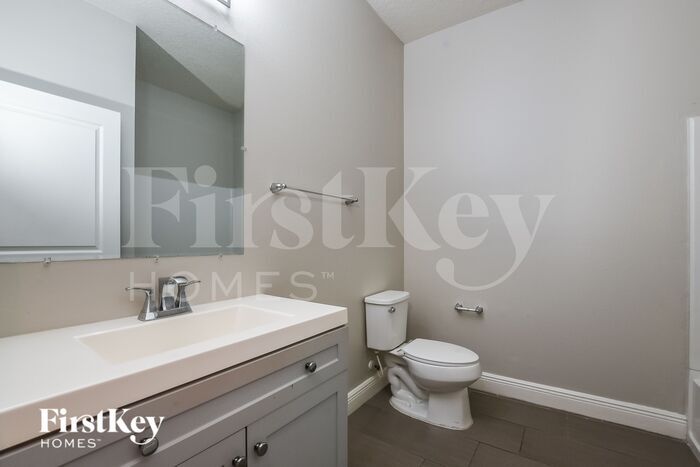 Building Photo - 12018 Sumter Dr
