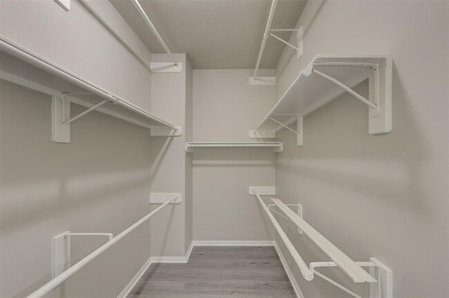 Building Photo - 2107 Crossbay Ct
