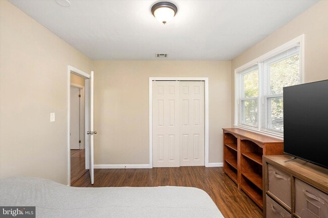 Building Photo - 45 Scattergood Ave