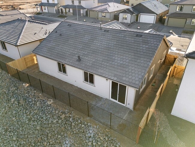 Building Photo - 4 Bedroom | 3 Bathrooms | Single Story Home