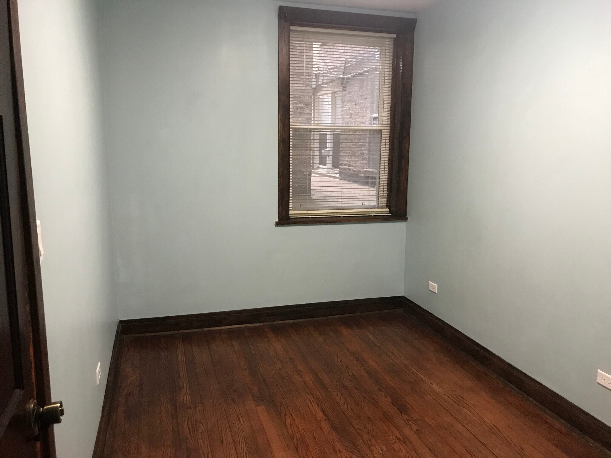 Building Photo - 3043 W Belden Ave
