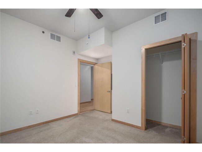 Building Photo - 740 Portland Ave