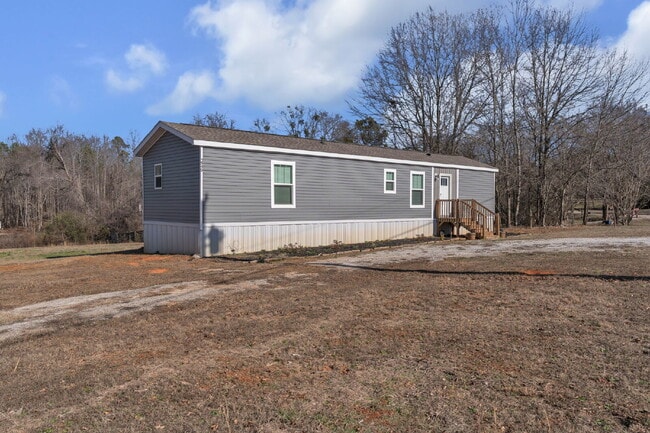 Building Photo - Spacious 2BR, 2BA home on 1.5 acres with Extra Storage - $1675/mo rent***