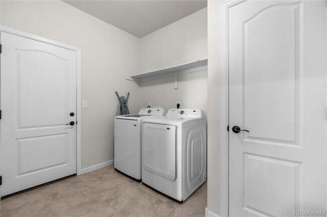 Building Photo - 42320 Forest Oaks Dr