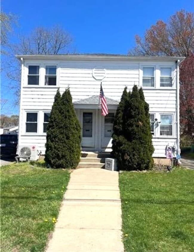 Primary Photo - Cranston/Garden City – Two Bed Duplex - 1995