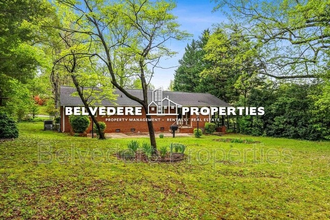 Building Photo - 2203 Oak Hill Dr